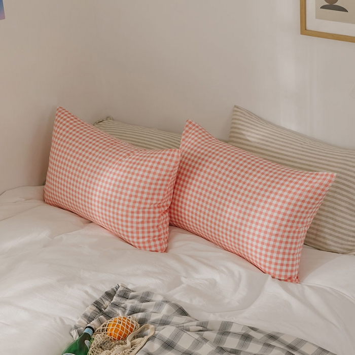 91家纺网 家纺一手货源 找家纺 艾沁 2020新款13372全棉枕套48*74cm 小粉格