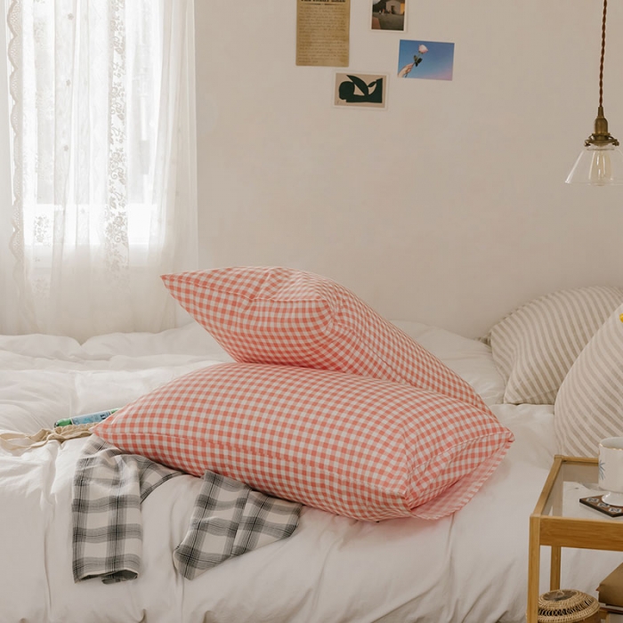 91家纺网 家纺一手货源 找家纺 艾沁 2020新款13372全棉枕套48*74cm 小粉格