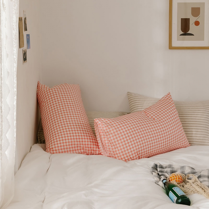 91家纺网 家纺一手货源 找家纺 艾沁 2020新款13372全棉枕套48*74cm 小粉格