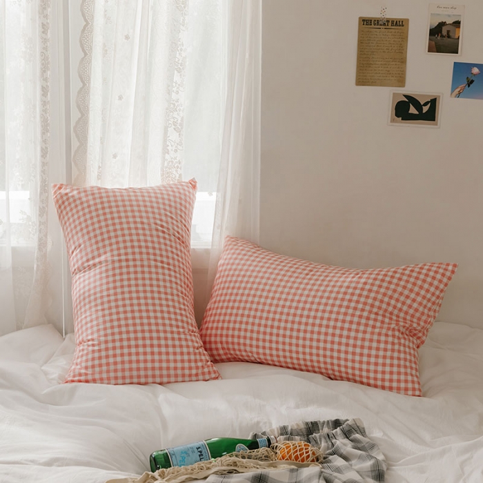 91家纺网 家纺一手货源 找家纺 艾沁 2020新款13372全棉枕套48*74cm 小粉格