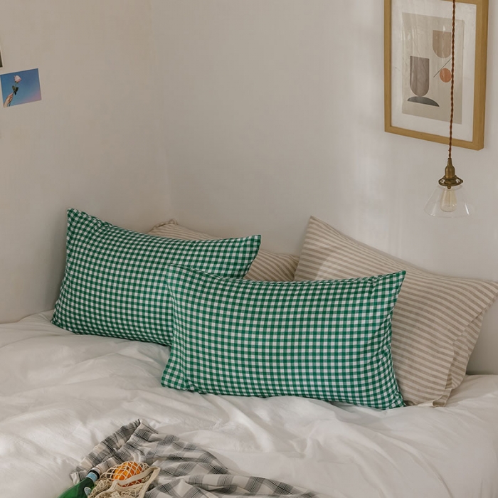 91家纺网 家纺一手货源 找家纺 艾沁 2020新款13372全棉枕套48*74cm 小绿格