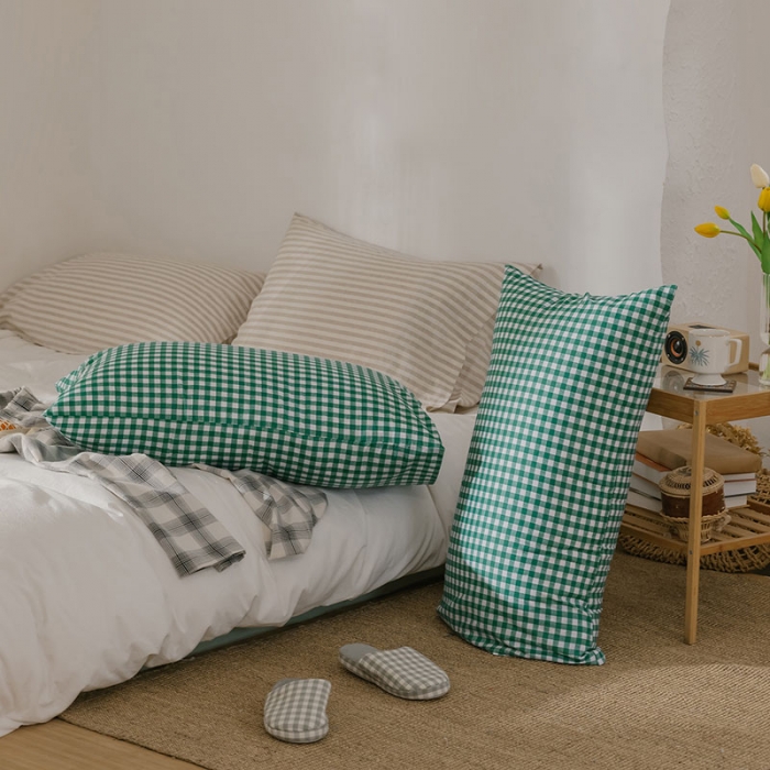 91家纺网 家纺一手货源 找家纺 艾沁 2020新款13372全棉枕套48*74cm 小绿格