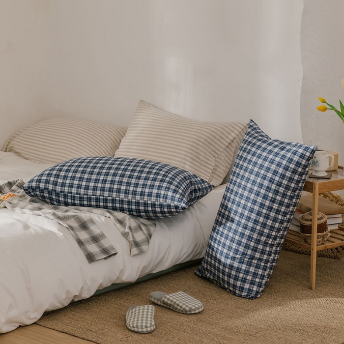 91家纺网 家纺一手货源 找家纺 艾沁 2020新款13372全棉枕套48*74cm 海军蓝条