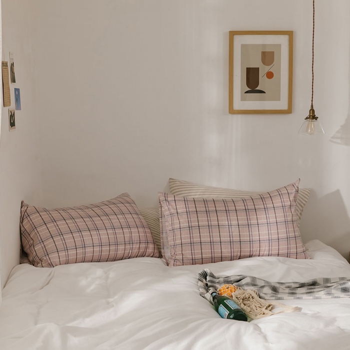 91家纺网 家纺一手货源 找家纺 艾沁 2020新款13372全棉枕套48*74cm 粉条格