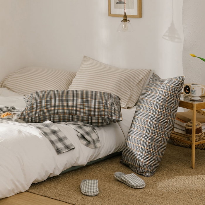 91家纺网 家纺一手货源 找家纺 艾沁 2020新款13372全棉枕套48*74cm 灰条格2