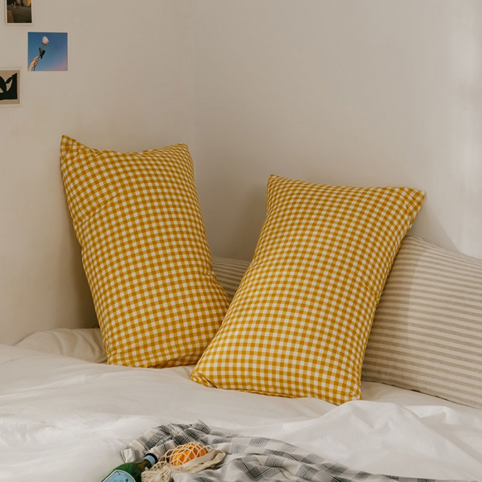 91家纺网 家纺一手货源 找家纺 艾沁 2020新款13372全棉枕套48*74cm 小黄格