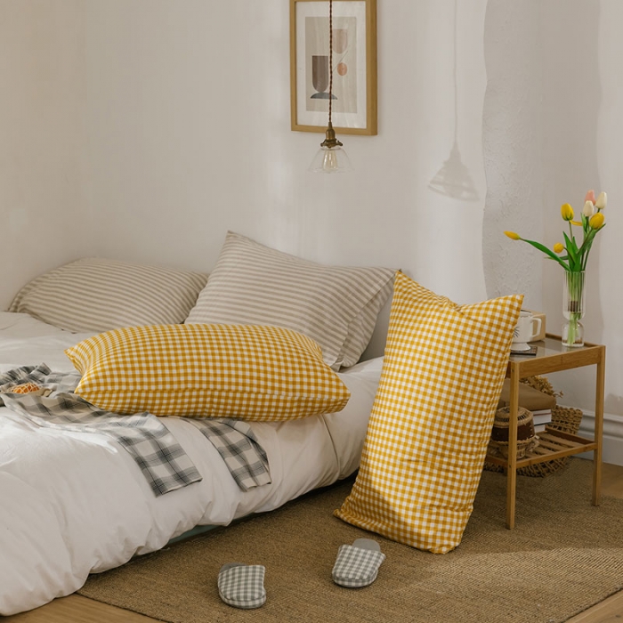 91家纺网 家纺一手货源 找家纺 艾沁 2020新款13372全棉枕套48*74cm 小黄格