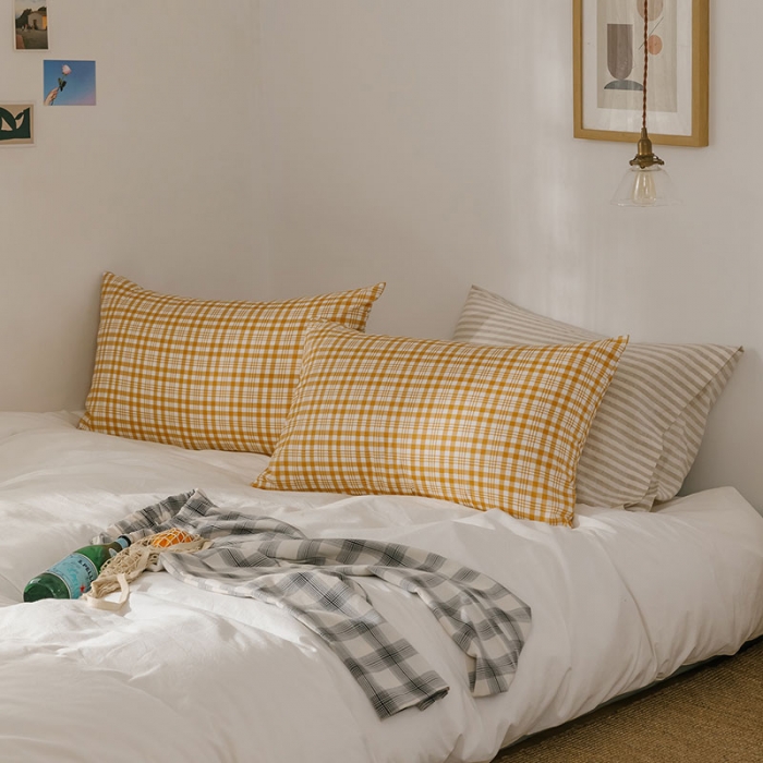 91家纺网 家纺一手货源 找家纺 艾沁 2020新款13372全棉枕套48*74cm 黄白格