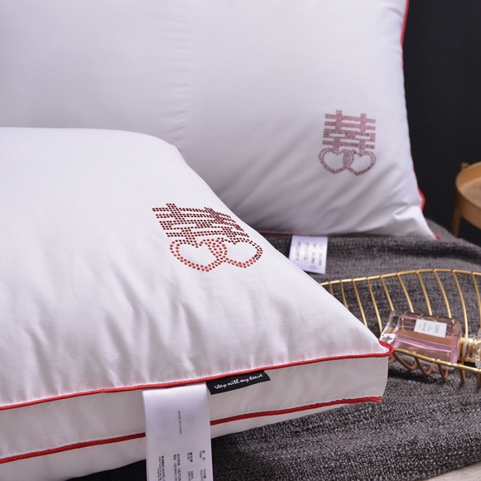 91家纺网 家纺一手货源 找家纺 星芯合家纺 2024新款80S柔赛丝双喜婚庆枕48*74