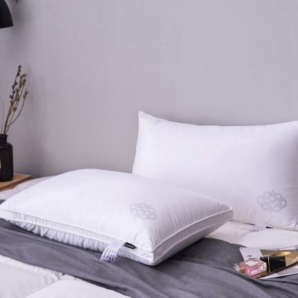 91家纺网 家纺一手货源 找家纺 星芯合家纺 2024新款80S柔赛丝皇冠枕48*74