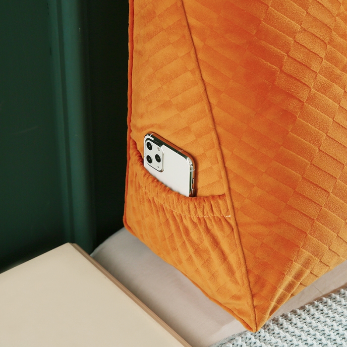 91家纺网 家纺一手货源 找家纺 永光家居 2020新款立体绒长三角靠垫 金桔色