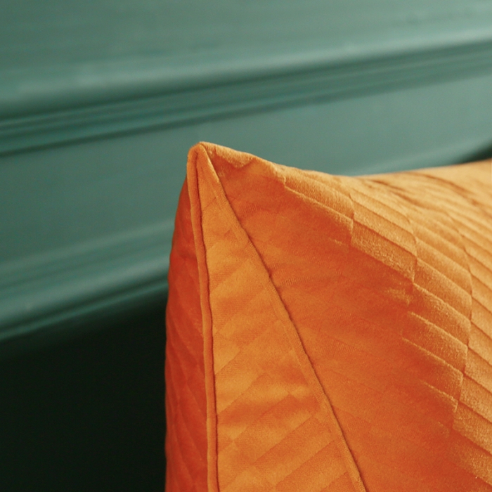 91家纺网 家纺一手货源 找家纺 永光家居 2020新款立体绒长三角靠垫 金桔色