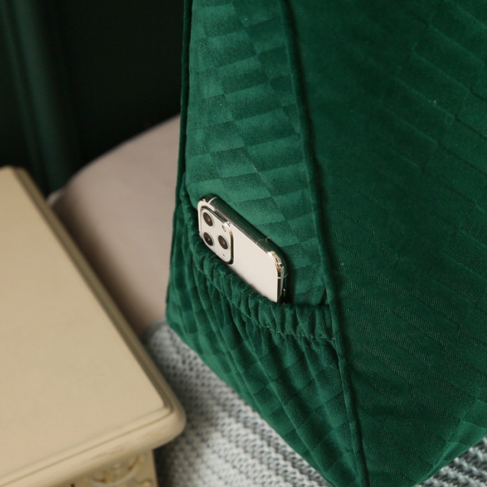 91家纺网 家纺一手货源 找家纺 永光家居 2020新款立体绒长三角靠垫 墨绿色