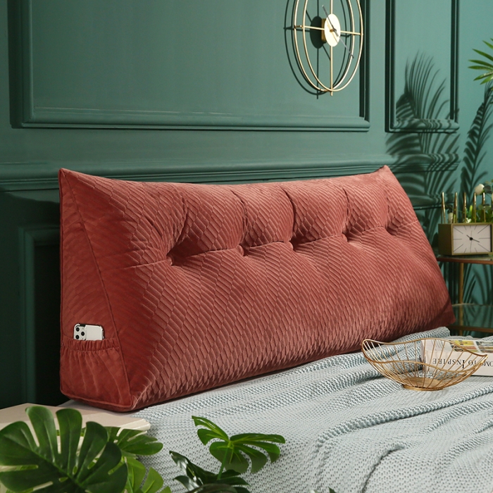 91家纺网 家纺一手货源 找家纺 永光家居 2020新款立体绒长三角靠垫 皮红色