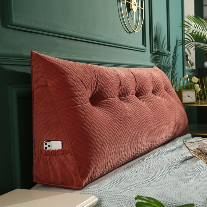 91家纺网 家纺一手货源 找家纺 永光家居 2020新款立体绒长三角靠垫 皮红色