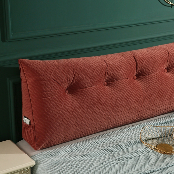 91家纺网 家纺一手货源 找家纺 永光家居 2020新款立体绒长三角靠垫 皮红色