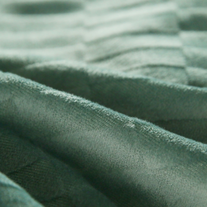 91家纺网 家纺一手货源 找家纺 永光家居 2020新款立体绒长三角靠垫 浅水绿