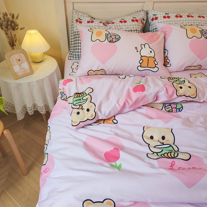 91家纺网 家纺一手货源 找家纺 田野 2020新款13372全棉手绘卡通系列四件套 爱心熊