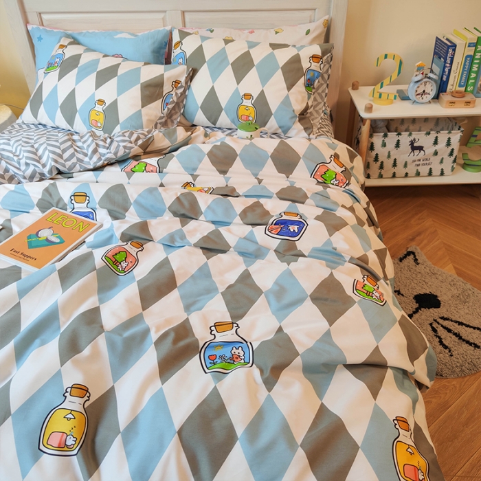 91家纺网 家纺一手货源 找家纺 田野 2020新款13372全棉卡通系列四件套 梦幻漂流瓶