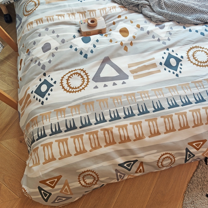 91家纺网 家纺一手货源 找家纺 田野 2020新款13372全棉简约系列四件套实拍图 几何