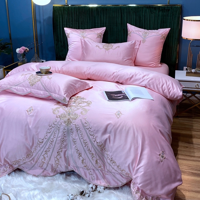 91家纺网 家纺一手货源 找家纺 宅家居60支贡缎真臻品丝B版纯棉刺绣卡瑞娜四件套实拍 卡瑞娜 -花瓣粉