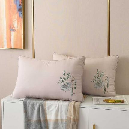 91家纺网 家纺一手货源 找家纺 （总）九州枕芯 2020新款立体绣花艾草抑菌枕