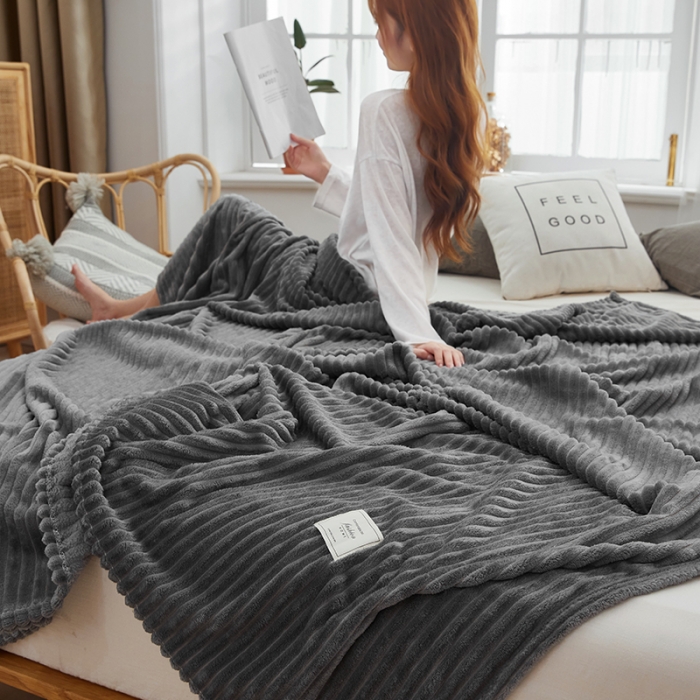 91家纺网 家纺一手货源 找家纺 羋多 2023新款魔法绒毛毯宝宝绒牛奶绒毯子 高级灰