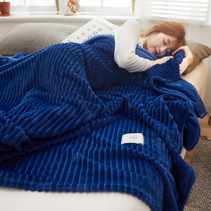 91家纺网 家纺一手货源 找家纺 羋多 2023新款魔法绒毛毯宝宝绒牛奶绒毯子 藏蓝色