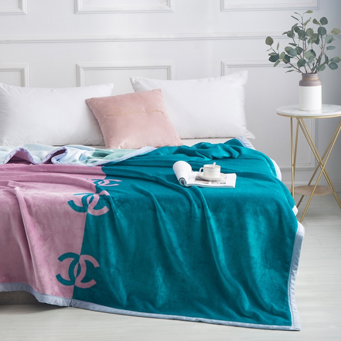 91家纺网 家纺一手货源 找家纺 卡奥轻奢复合毯子拉舍尔毛毯云毯法莱绒水晶绒毛毯告白