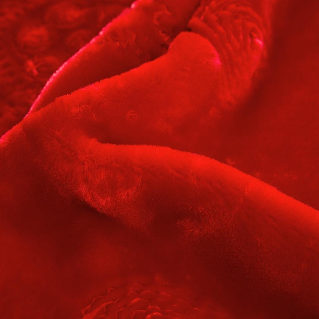 91家纺网 家纺一手货源 找家纺 新款婚庆绣花毯 612大红-小桃心/9斤