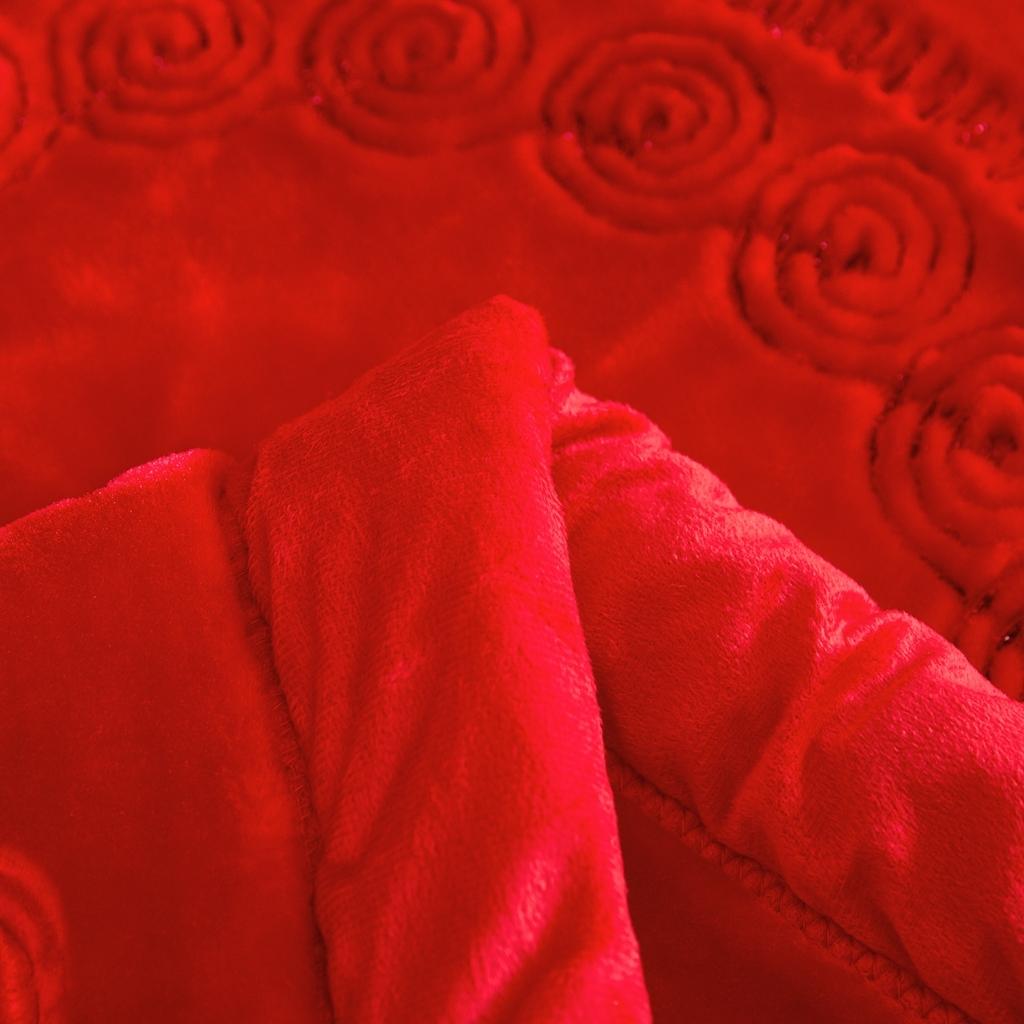 91家纺网 家纺一手货源 找家纺 新款婚庆绣花毯 617工艺毯大红-大桃心/9斤