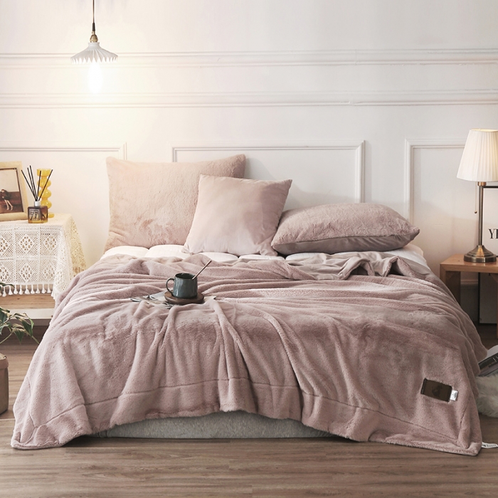 91家纺网 家纺一手货源 找家纺 （总）卡奥2021纯色貂毛毯加厚双层纯面皮草盖毯银狐绒毛毯