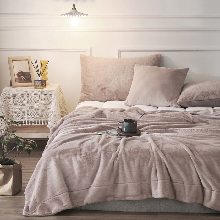 91家纺网 家纺一手货源 找家纺 （总）卡奥2021纯色貂毛毯加厚双层纯面皮草盖毯银狐绒毛毯