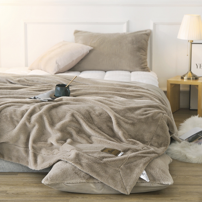 91家纺网 家纺一手货源 找家纺 卡奥2021纯色貂毛毯加厚双层皮草盖毯银狐绒毛毯 纯面暖奶咖