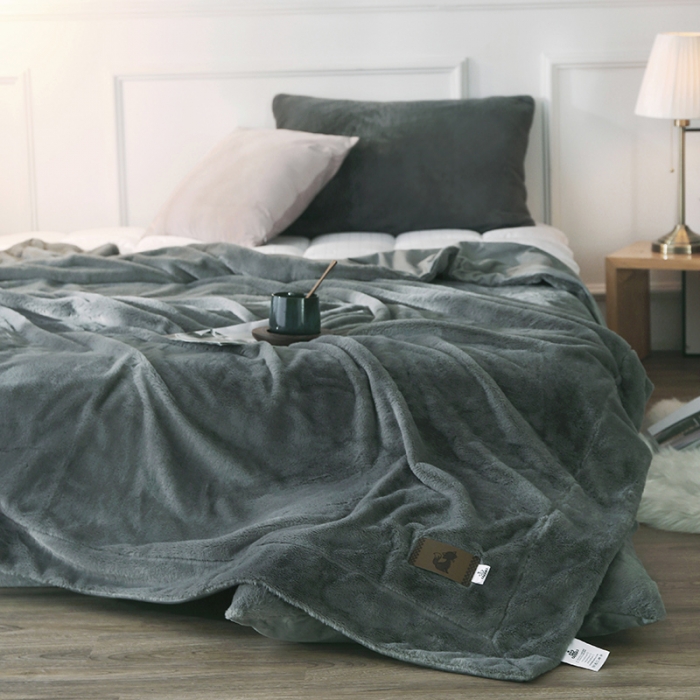 91家纺网 家纺一手货源 找家纺 卡奥2021纯色貂毛毯加厚双层皮草盖毯银狐绒毛毯纯面-气质灰