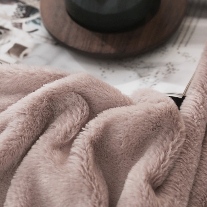 91家纺网 家纺一手货源 找家纺 卡奥2021纯色貂毛毯加厚双层皮草盖毯银狐绒毛毯纯面-香苏粉