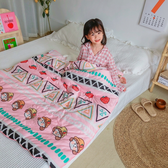 91家纺网 家纺一手货源 找家纺 星期八 2020新款婴儿裸睡级春秋冬被 草莓女孩