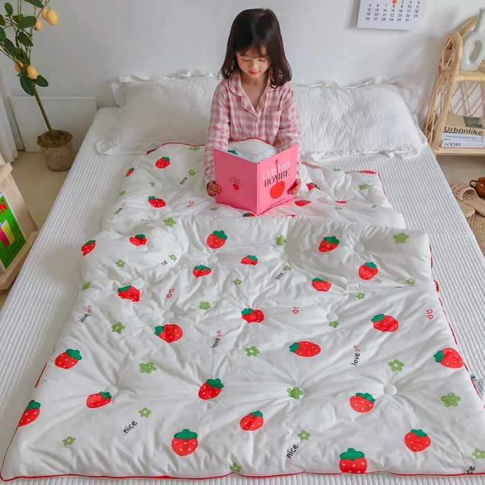 91家纺网 家纺一手货源 找家纺 星期八 2020新款婴儿裸睡级春秋冬被 小草莓