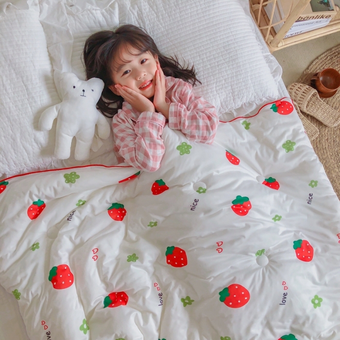 91家纺网 家纺一手货源 找家纺 星期八 2020新款婴儿裸睡级春秋冬被 小草莓