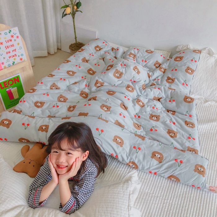 91家纺网 家纺一手货源 找家纺 星期八 2020新款婴儿裸睡级春秋冬被 樱桃熊蓝