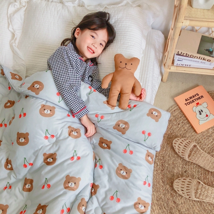 91家纺网 家纺一手货源 找家纺 星期八 2020新款婴儿裸睡级春秋冬被 樱桃熊蓝