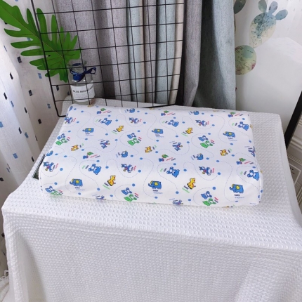 91家纺网 家纺一手货源 找家纺 泰国天然乳胶枕芯曲线按摩护颈椎颗粒橡胶记忆枕头（送内外套）