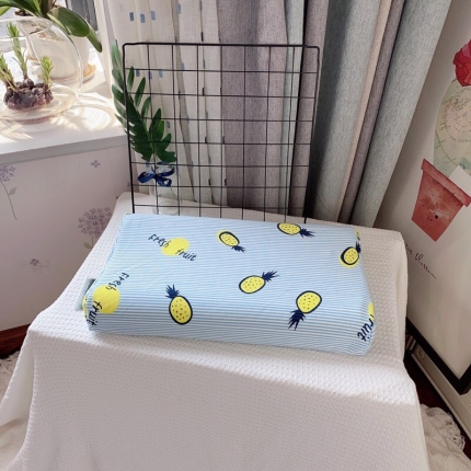 91家纺网 家纺一手货源 找家纺 泰国天然乳胶枕芯曲线按摩护颈椎颗粒橡胶记忆枕头（送内外套）