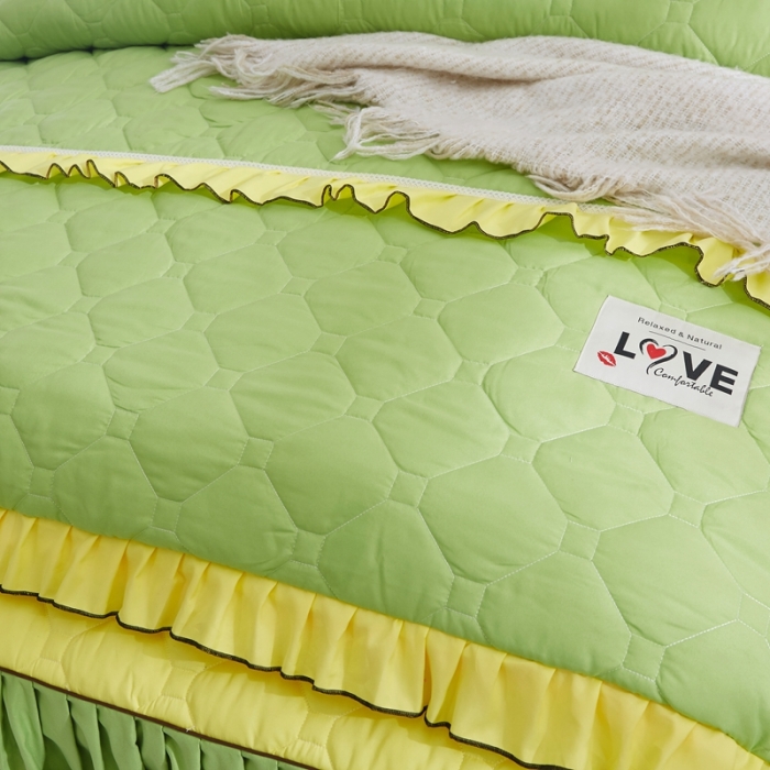 91家纺网 家纺一手货源 找家纺 艾裙海 2025新款床裙款半夹棉四件套 黄拼果绿