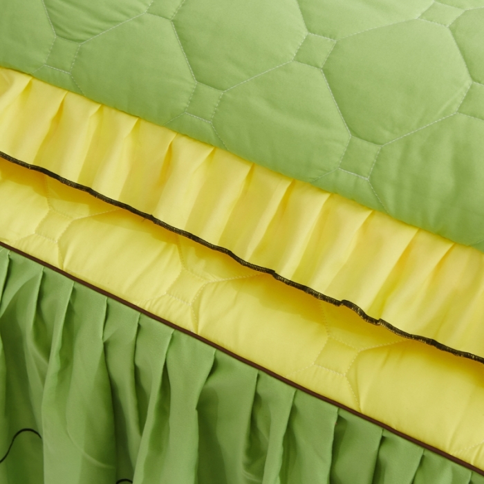 91家纺网 家纺一手货源 找家纺 艾裙海 2025新款床裙款半夹棉四件套 黄拼果绿