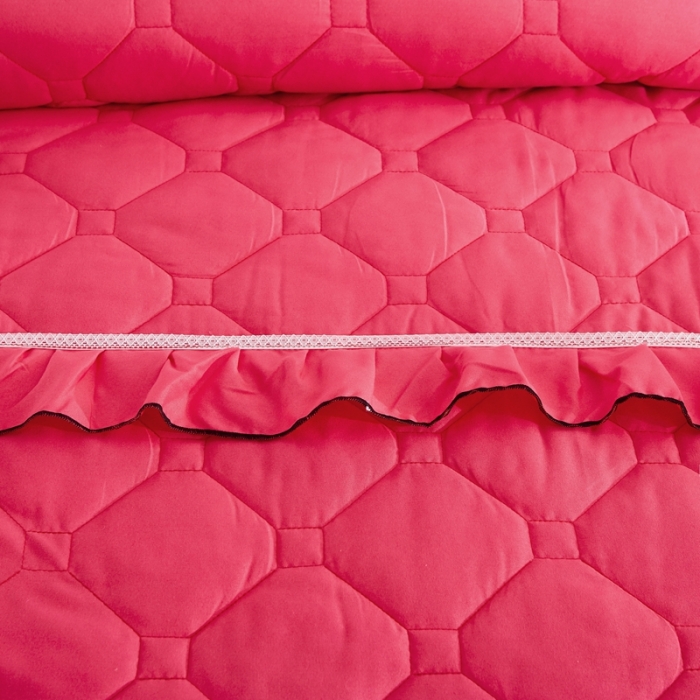 91家纺网 家纺一手货源 找家纺 艾裙海 2025新款床裙款半夹棉四件套 西瓜红