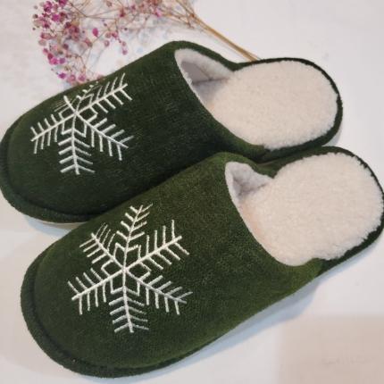 兰奥家居 2020新款圣诞系雪花澳洲兔毛拖鞋 咸菜绿（男款）