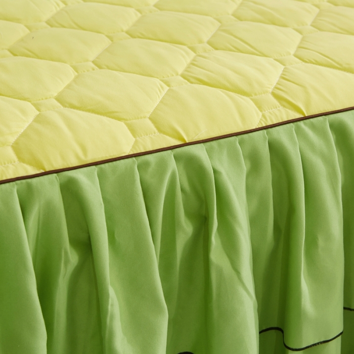 91家纺网 家纺一手货源 找家纺 艾裙海 2025新款纯色磨毛夹棉单床裙 黄拼果绿