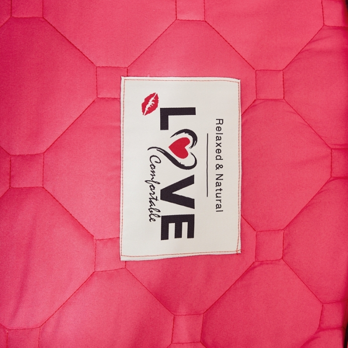 91家纺网 家纺一手货源 找家纺 艾裙海 2025新款纯色磨毛夹棉单床裙 西瓜红