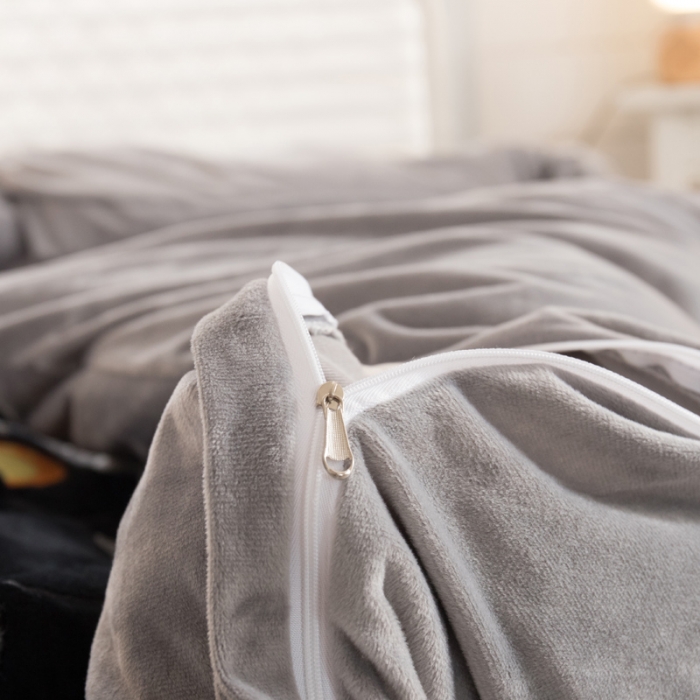 91家纺网 家纺一手货源 找家纺 青竹苑 2020新款贴布绣花水晶绒四件套 小黑猫